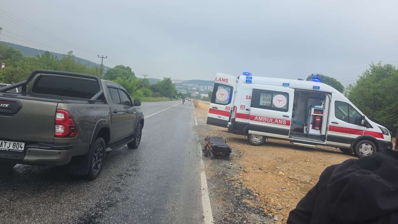 Menteşe'de Korkutan Kaza, TIR Sürücüsü Ölümden Döndü 2